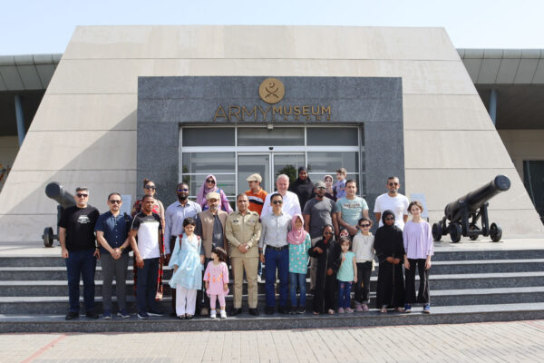 Naval Air Commodore & Officers visited army museum lahore (2)