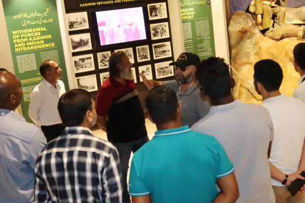 RECREATION VISIT OF STUDENT OFFICER’S FROM INTELLIGENCE STAFF COURSE VISITED ARMY MUSEUM LAHORE (4)