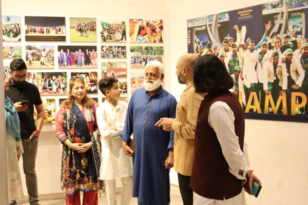 family-of-sep-hussain-bibi-shaheed-visited-army-museum-lahore (3)